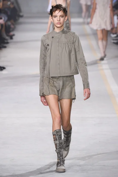 Look 29